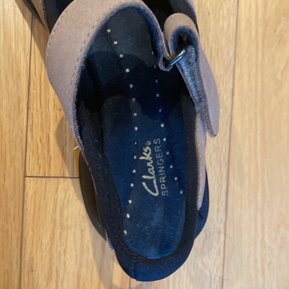 Clarks women’s sandal. New, no box. Never worn - Picture 5 of 5